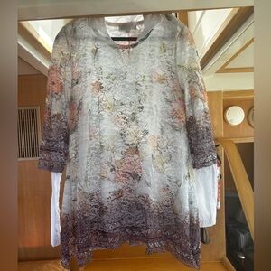 2 piece blouse set. Like new.